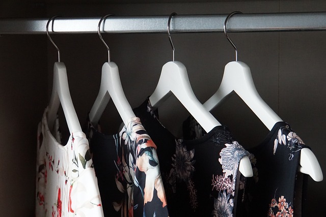 Find den perfekte bøjlestangsholder til din garderobe
